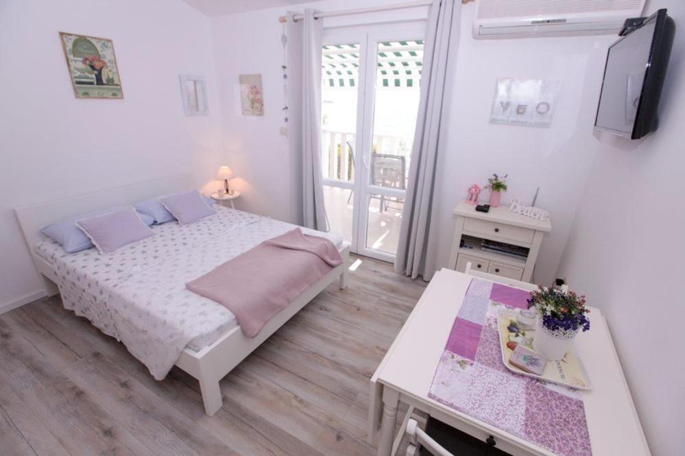 Apartments Luka ロゴズニッツァ エクステリア 写真