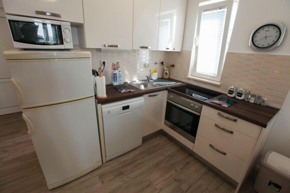 Apartments Luka ロゴズニッツァ エクステリア 写真